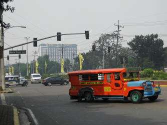 Manila Hotel and jeepney - March 2011