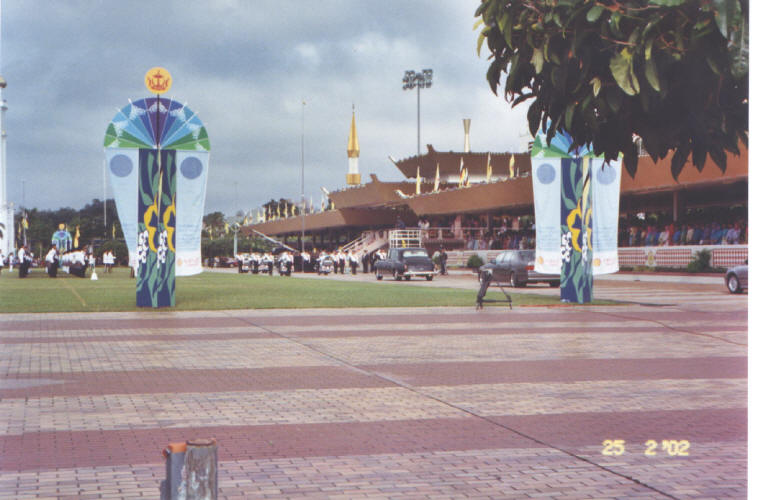 National Day Celebration in Bandar Seri Begawan, Brunei (February 25, 2002) - The Sultan of Brunei arriving in his Rolls Royce (cvxmelody photo)